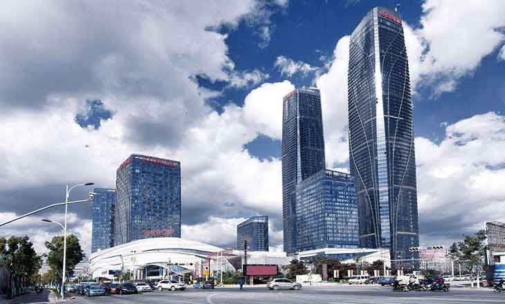 昆明萬達(dá)廣場(chǎng)重物起重吊裝搬運(yùn).jpg 昆明萬達(dá)廣場(chǎng)重物起重吊裝搬運(yùn).jpg